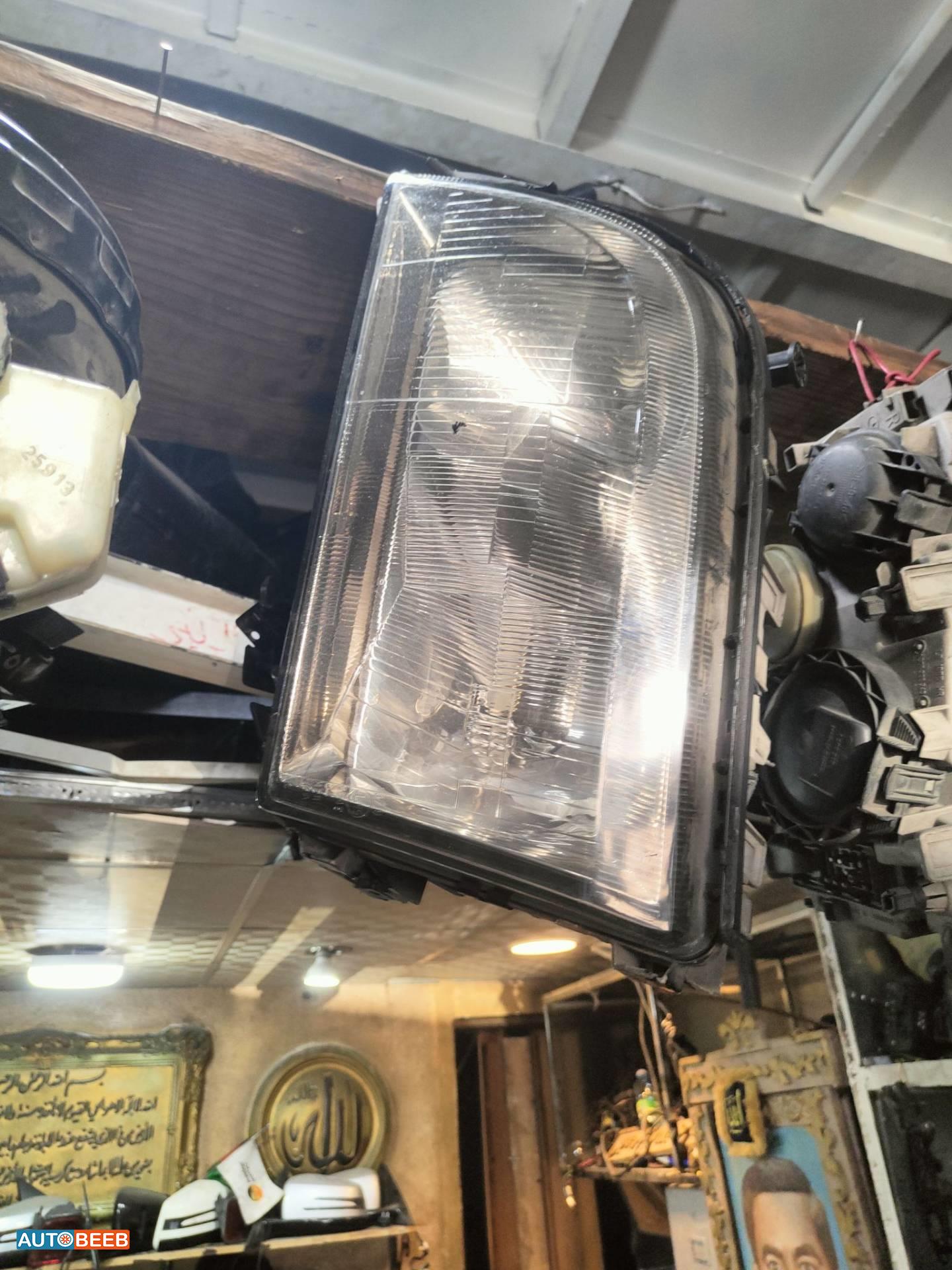 Lights Front light Mercedes Benz C200