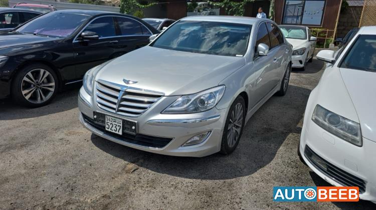 Hyundai Genesis 2013