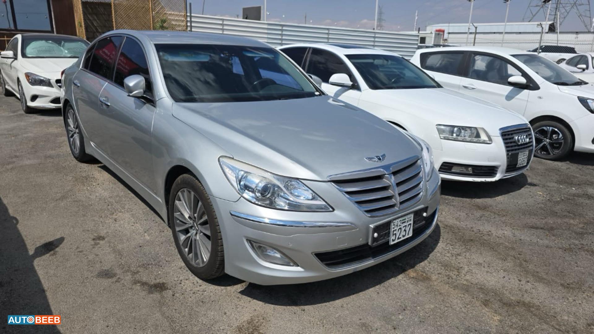 Hyundai Genesis 2013