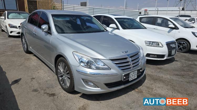 Hyundai Genesis 2013