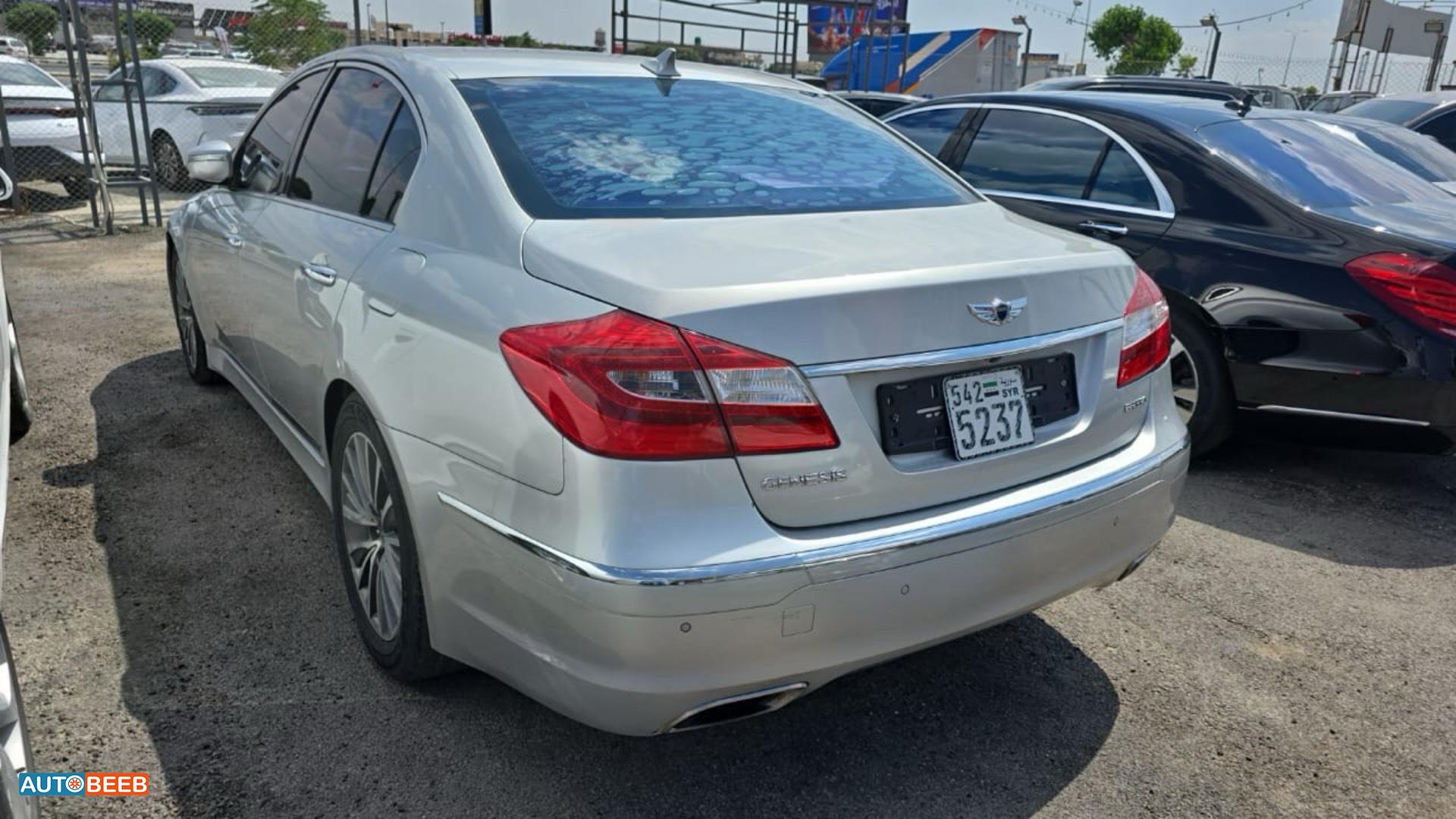 Hyundai Genesis 2013