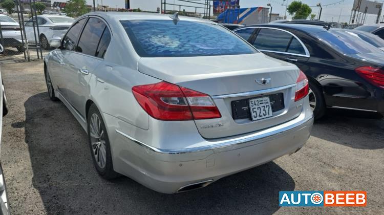 Hyundai Genesis 2013