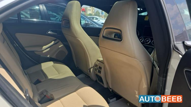 Mercedes Benz CLA250 2014