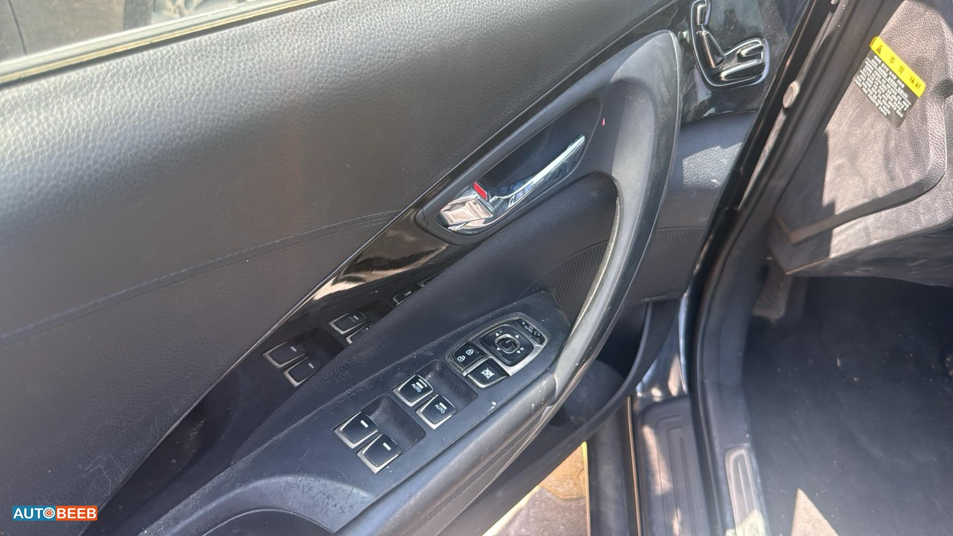 Hyundai Grandeur 2015