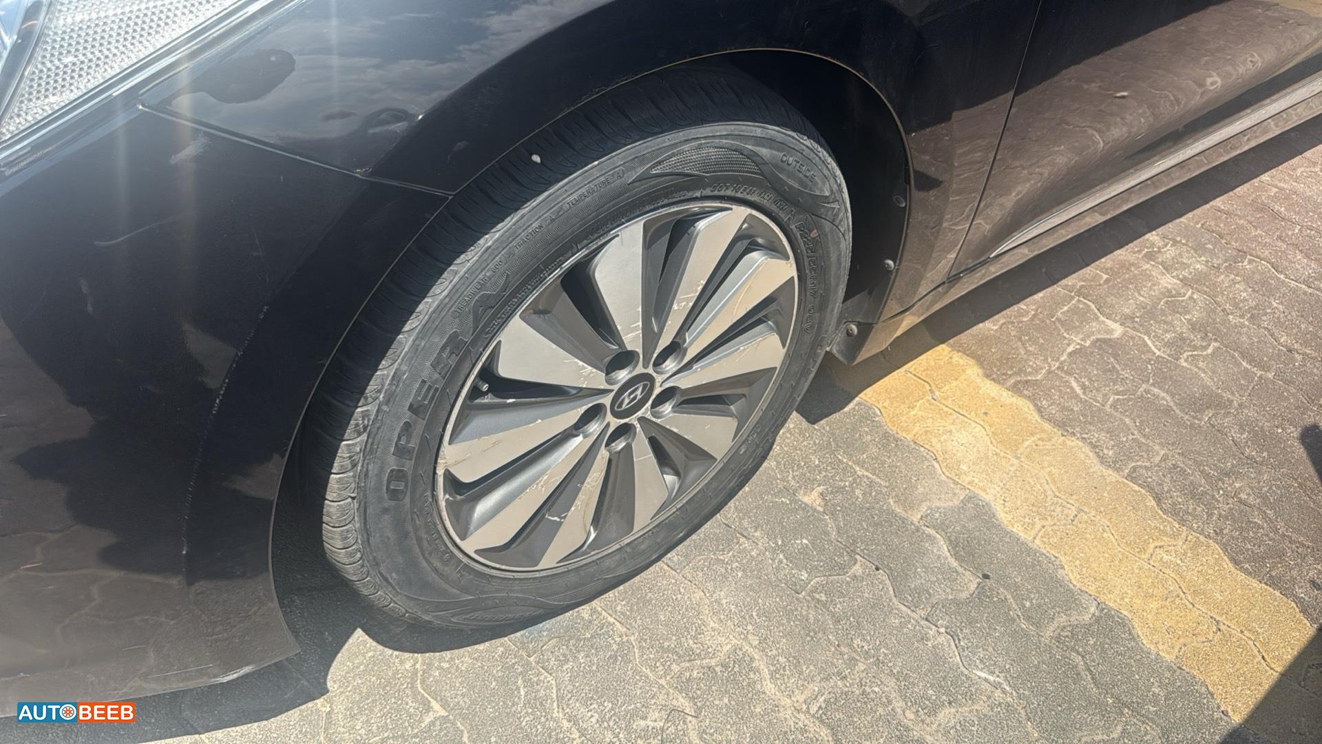 Hyundai Grandeur 2015