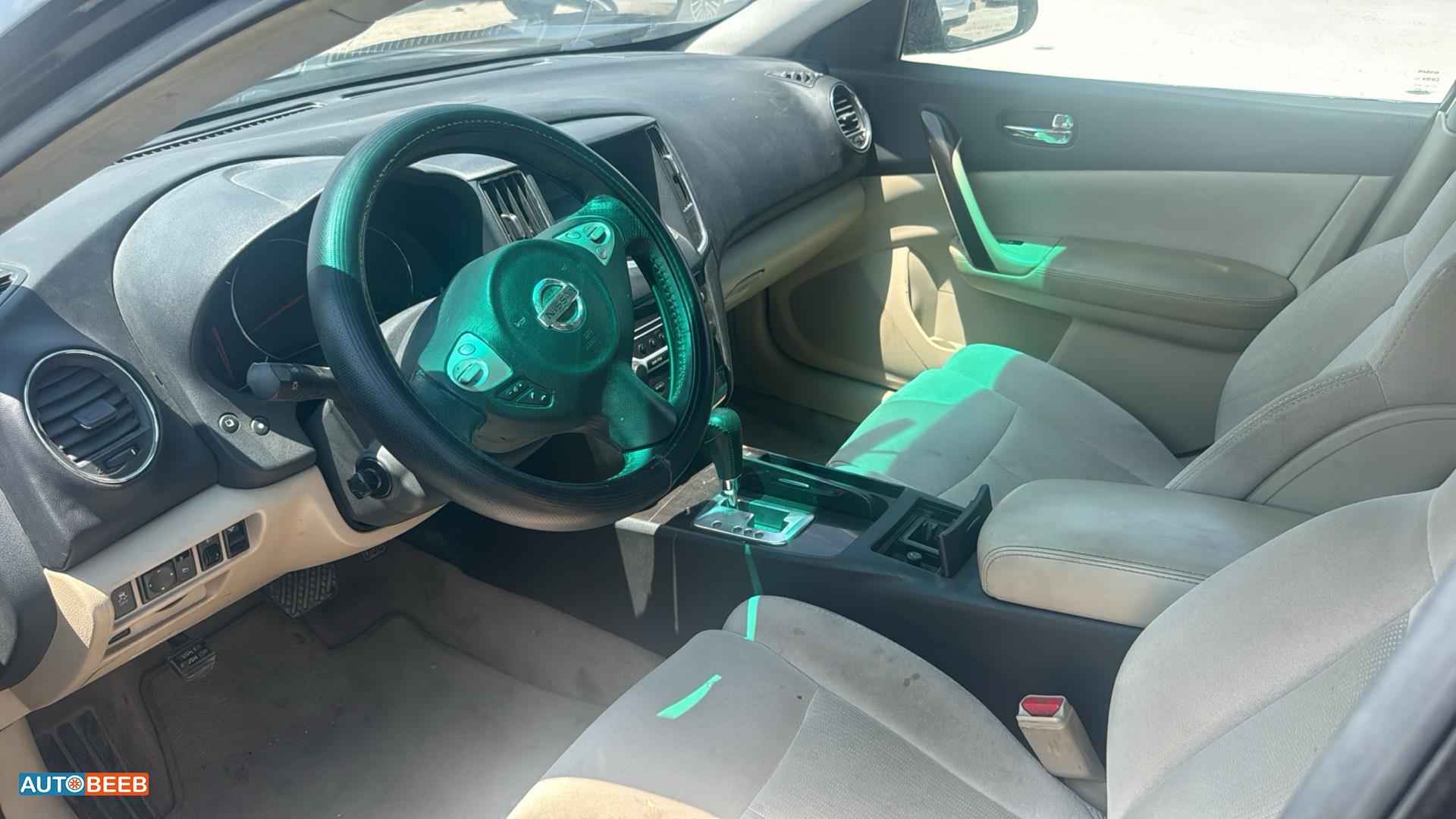 Nissan Maxima 2012