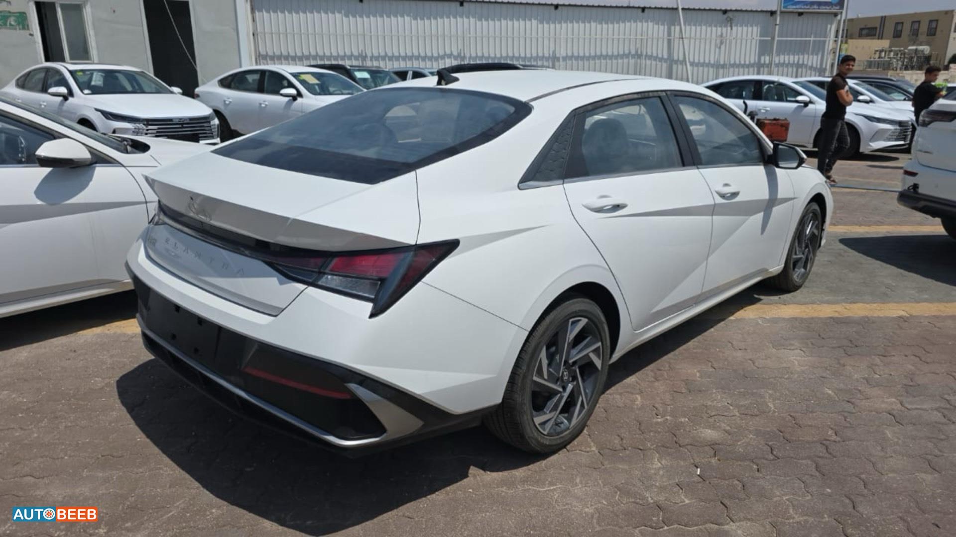 Hyundai Elantra 2025