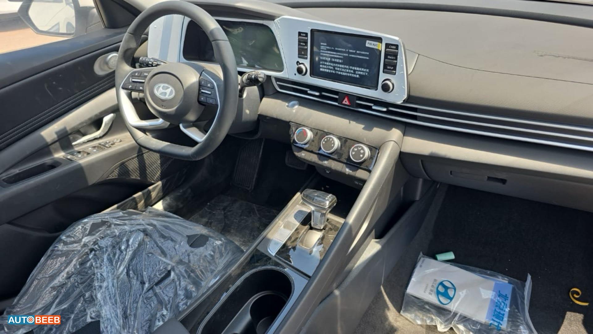 Hyundai Elantra 2025