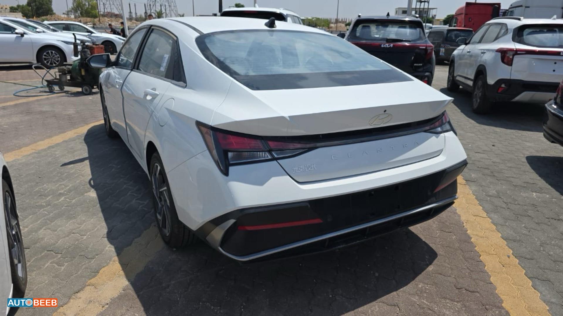 Hyundai Elantra 2025