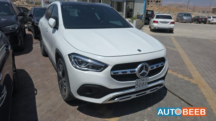 Mercedes Benz GLA250 2021