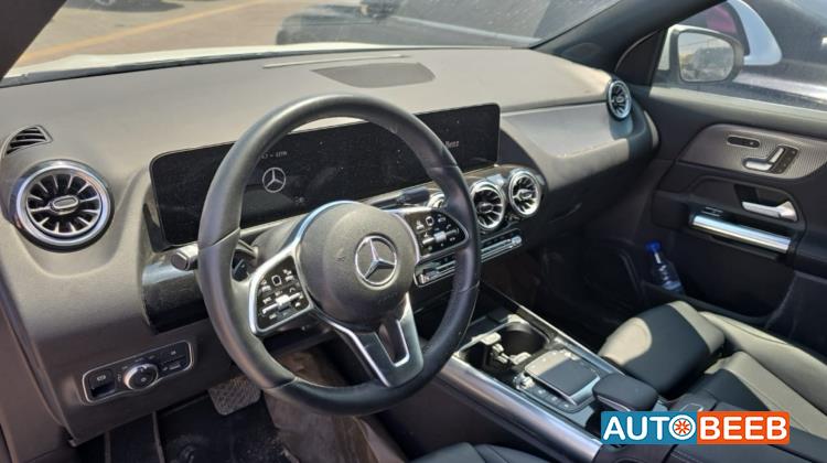 Mercedes Benz GLA250 2021