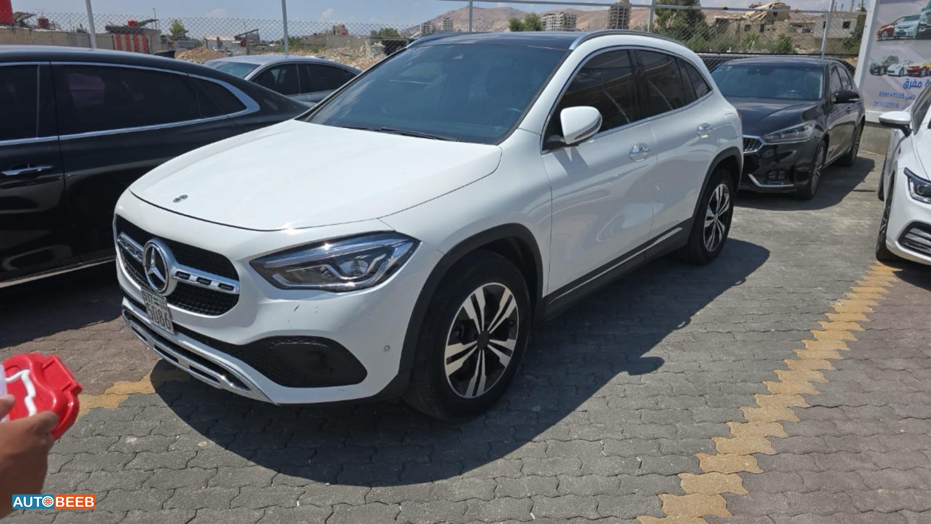 Mercedes Benz GLA250 2021