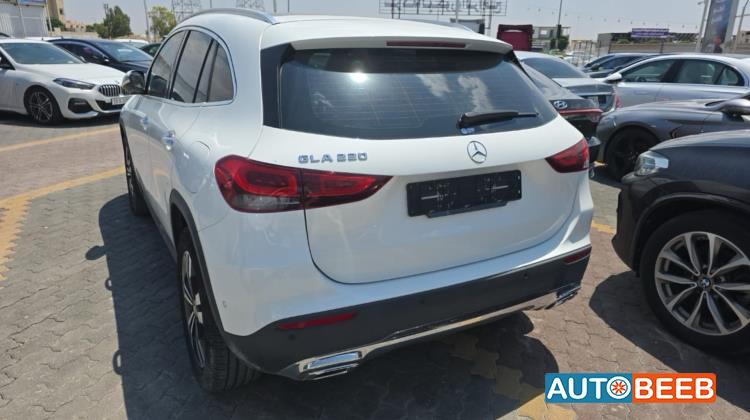 Mercedes Benz GLA250 2021