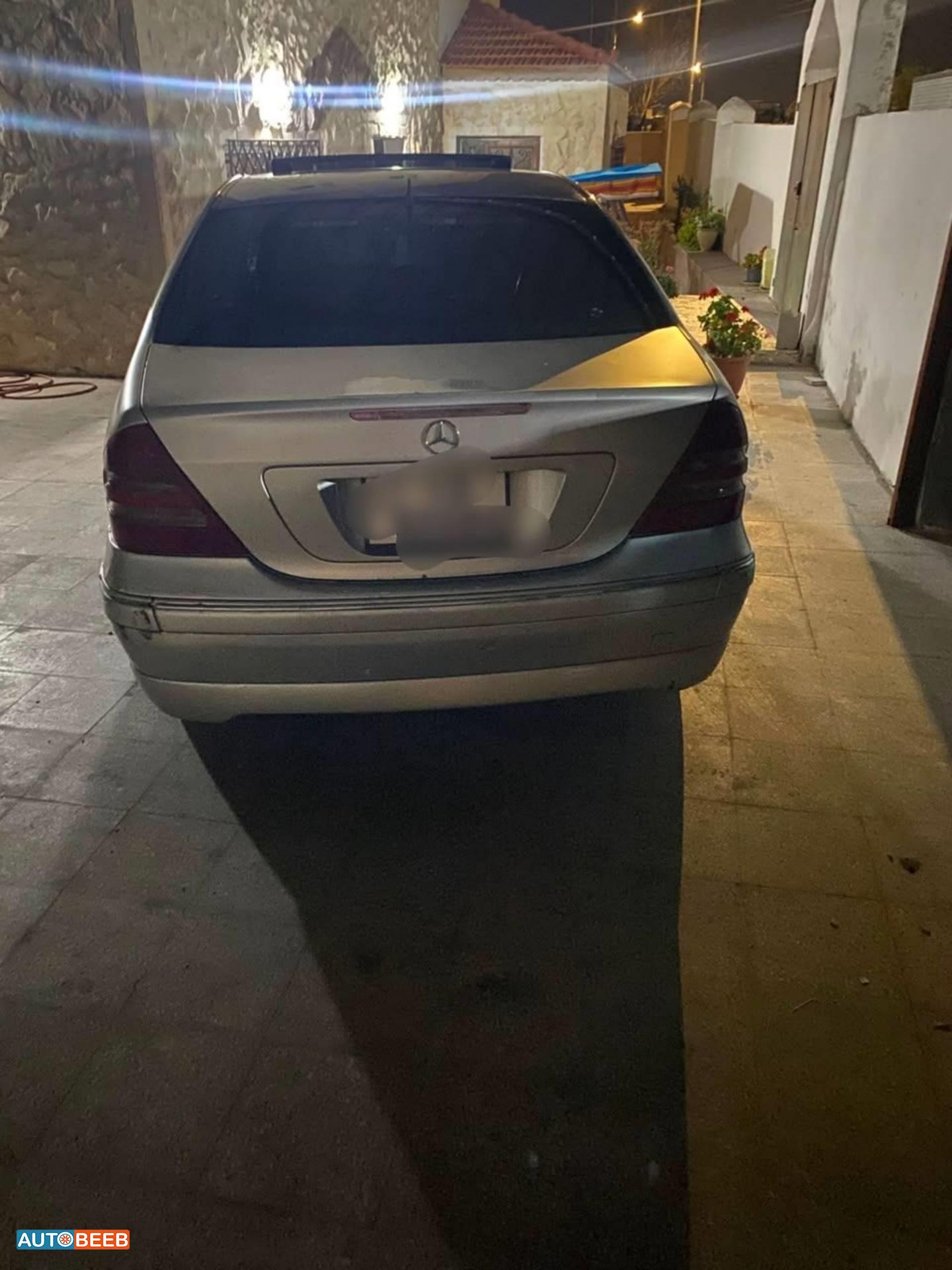 مرسيدس بنز C200 2001