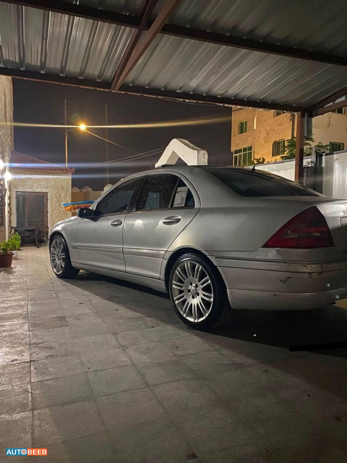 مرسيدس بنز C200 2001