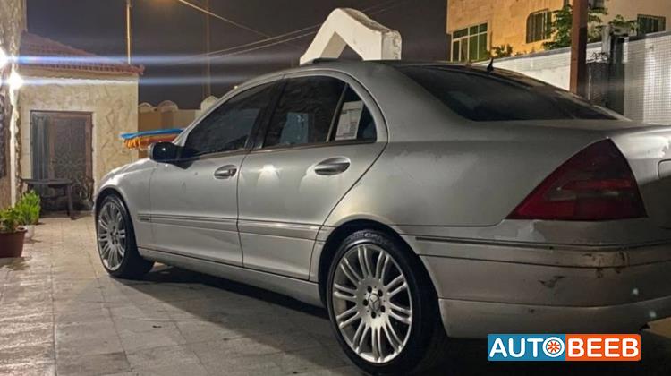 مرسيدس بنز C200 2001