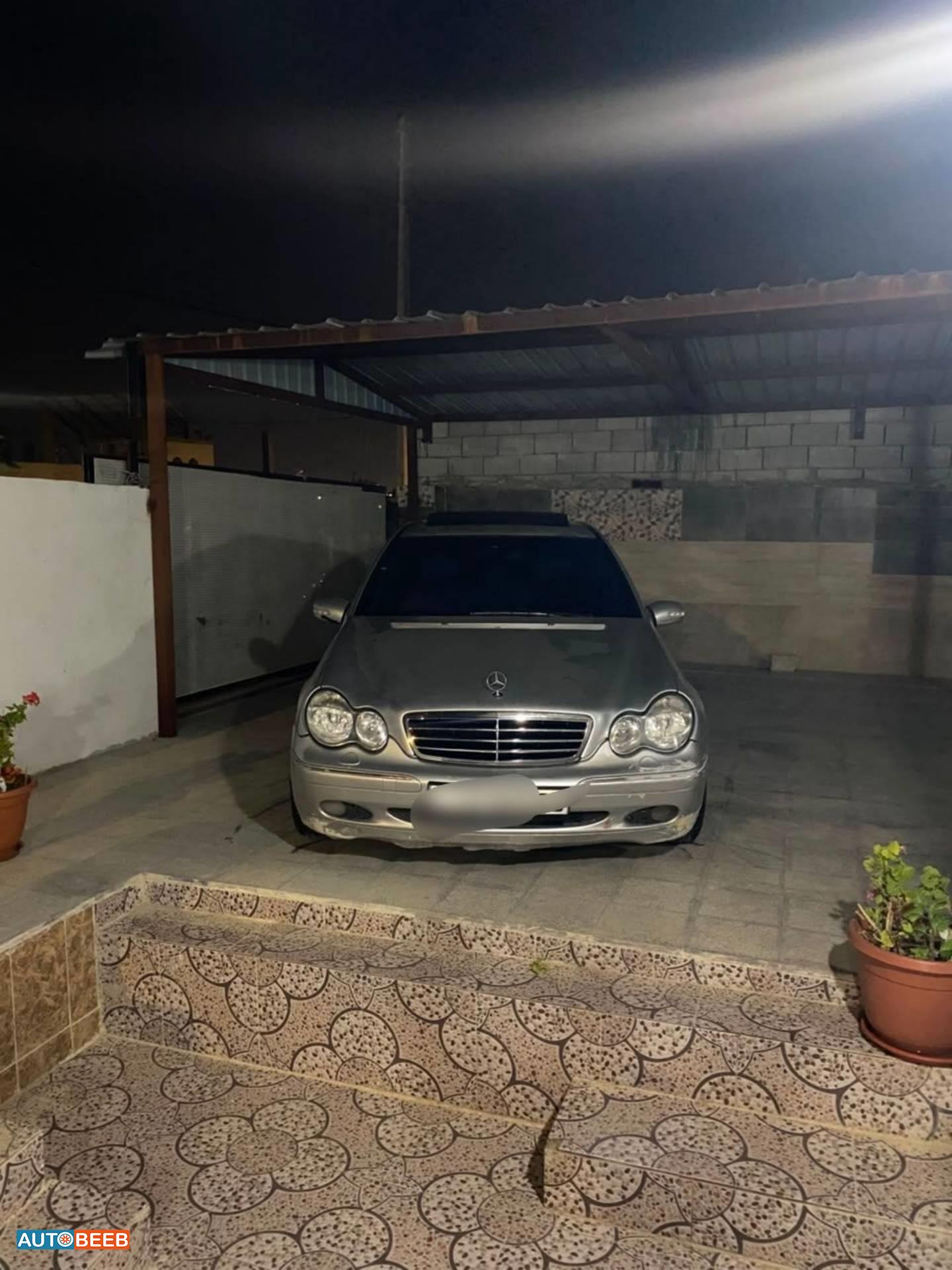 مرسيدس بنز C200 2001