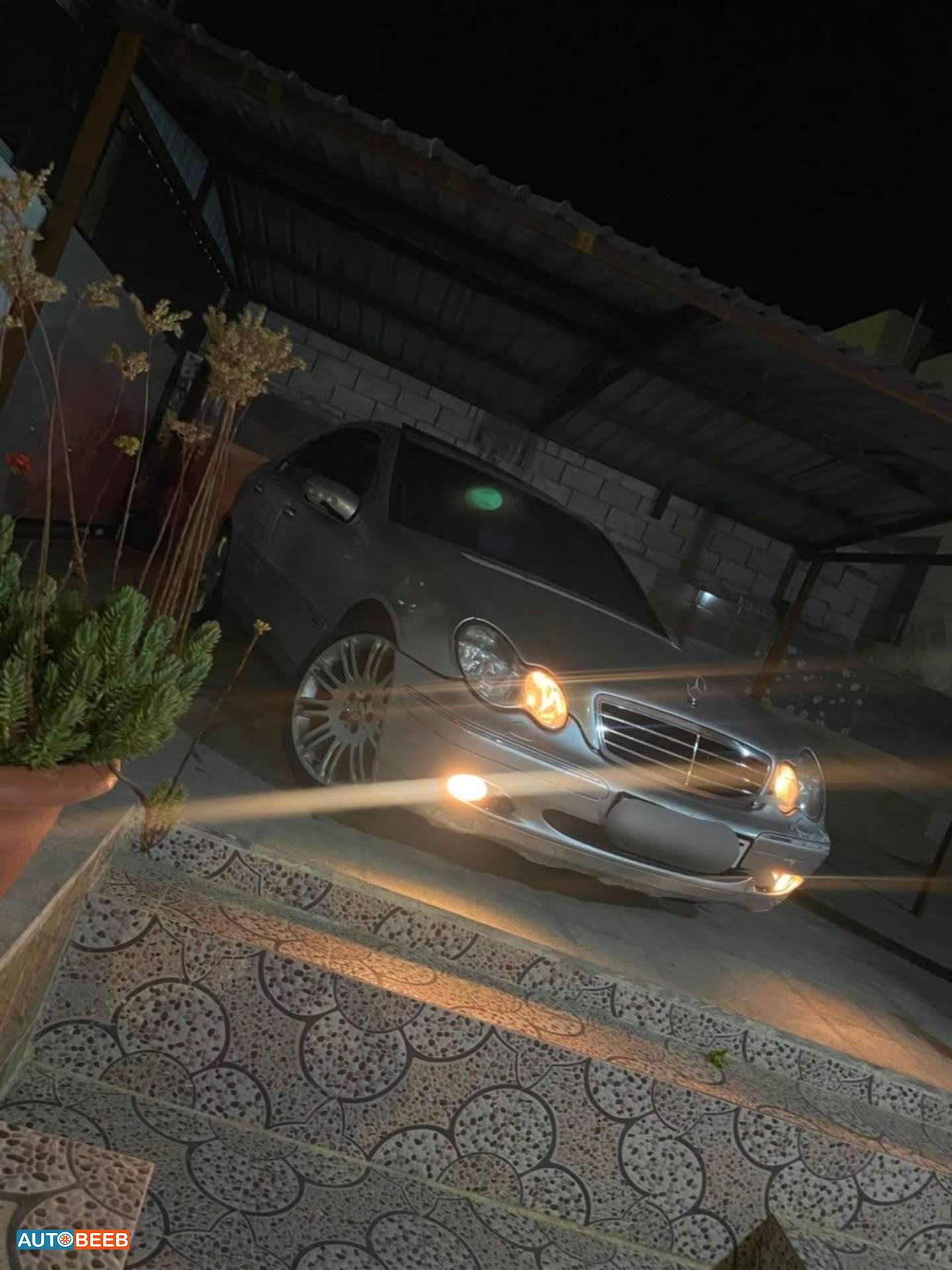 مرسيدس بنز C200 2001