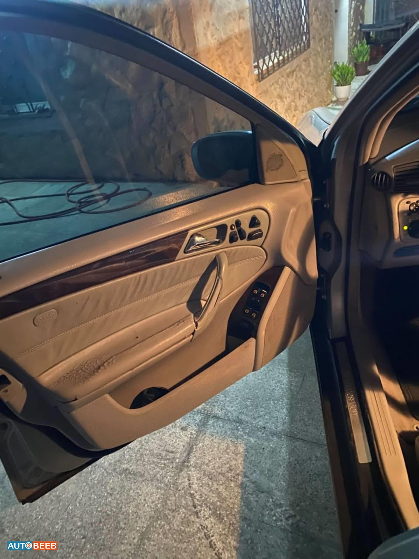 مرسيدس بنز C200 2001