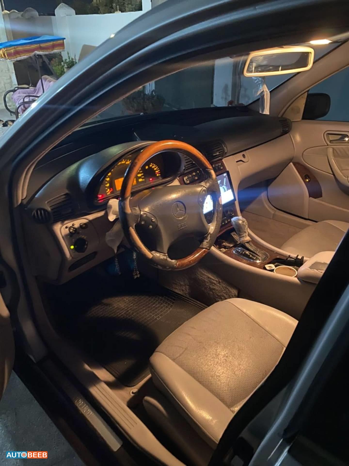 مرسيدس بنز C200 2001