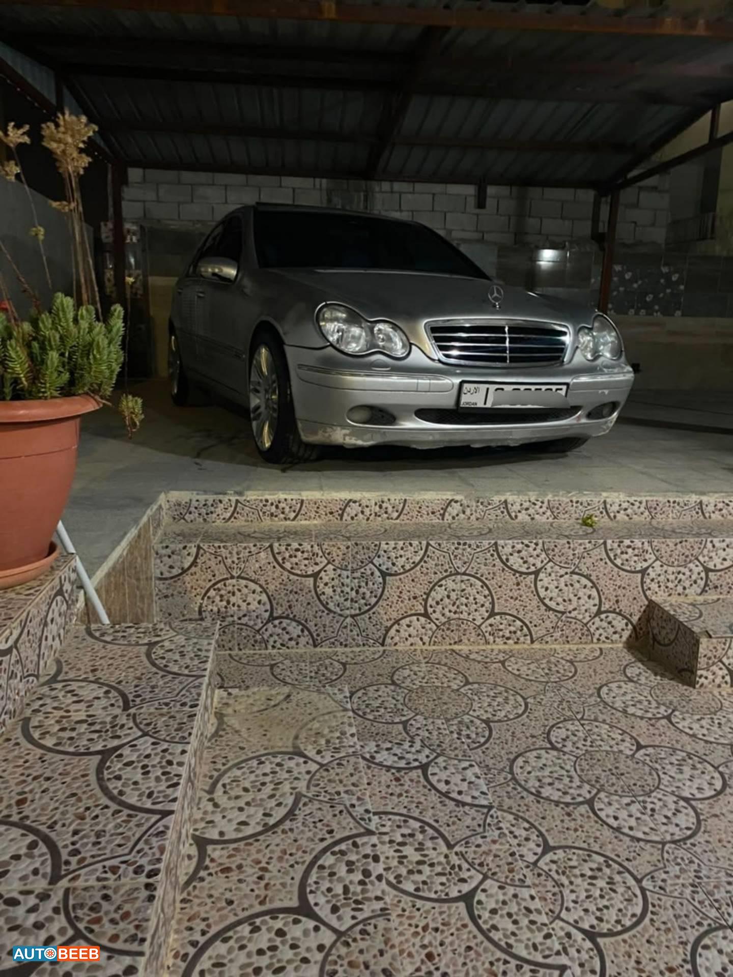 مرسيدس بنز C200 2001