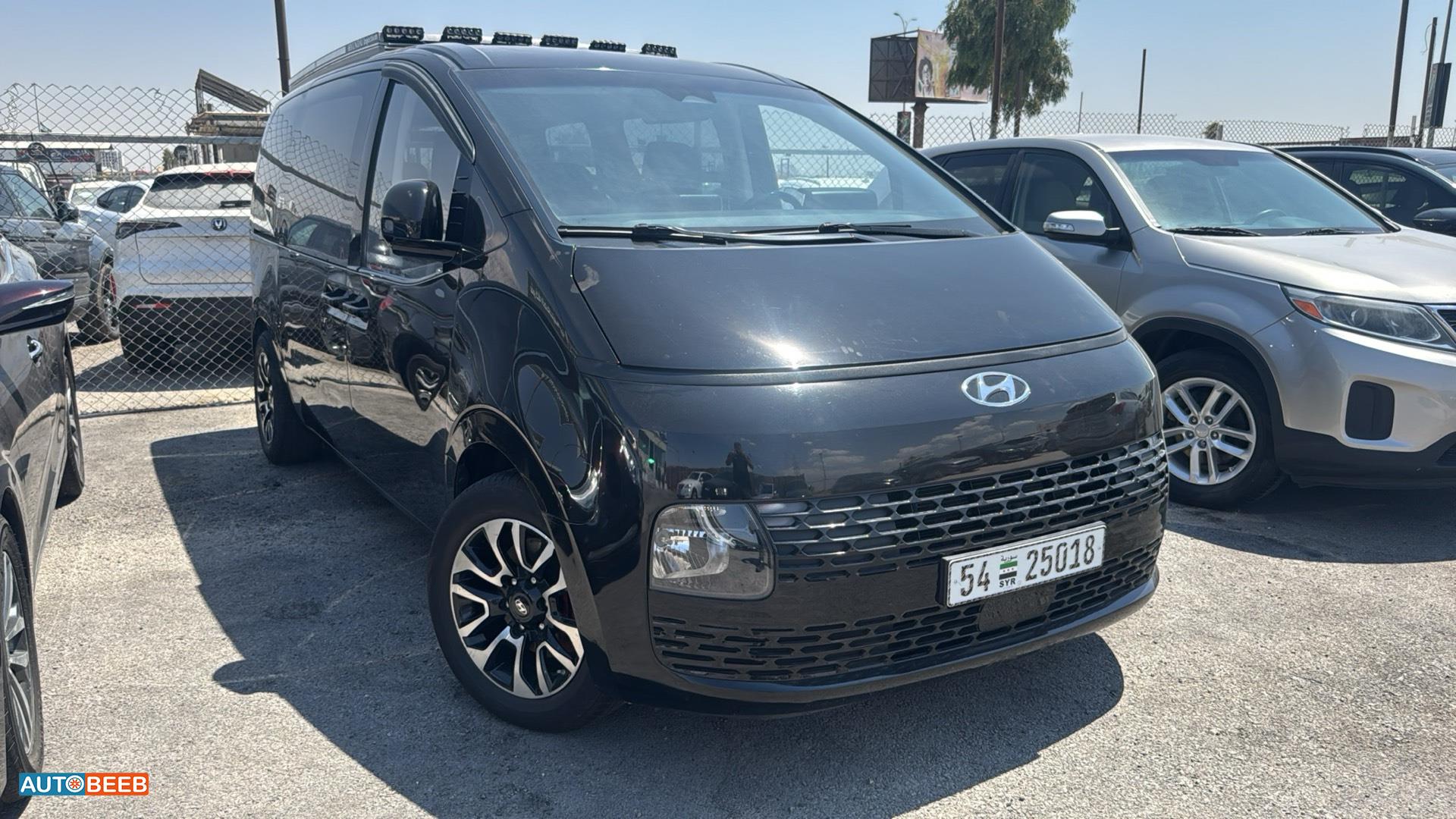 Minibus Hyundai 2022