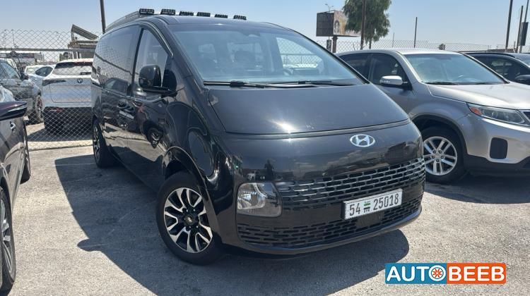Minibus Hyundai 2022