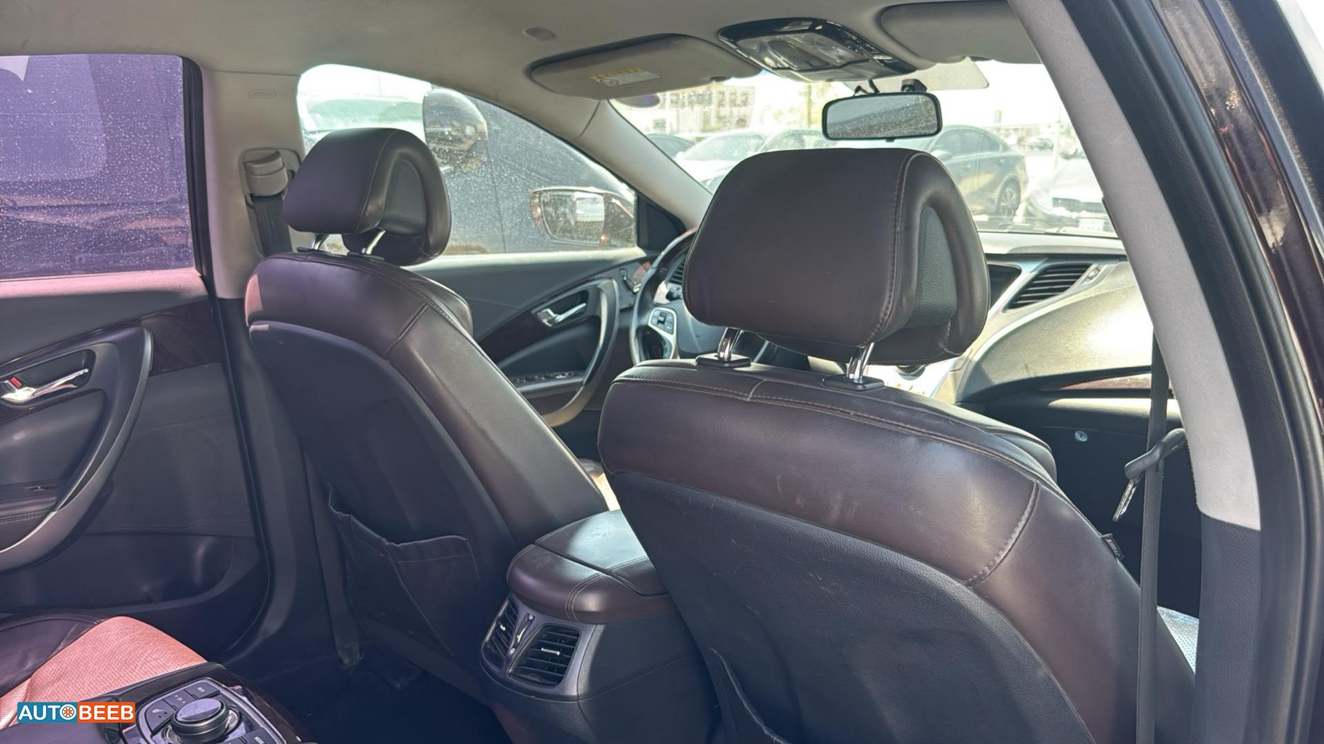 Hyundai Azera 2011