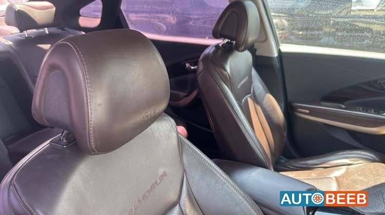 Hyundai Azera 2011