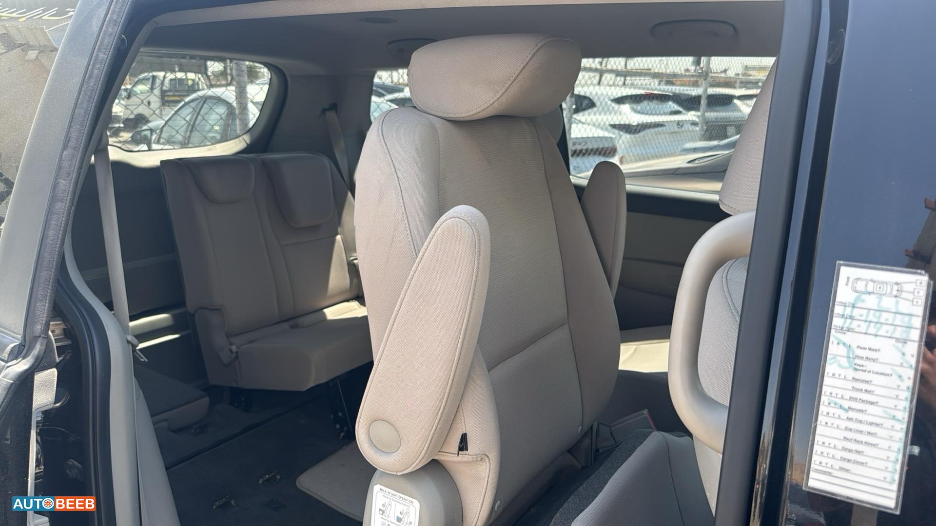 KIA Sedona 2015