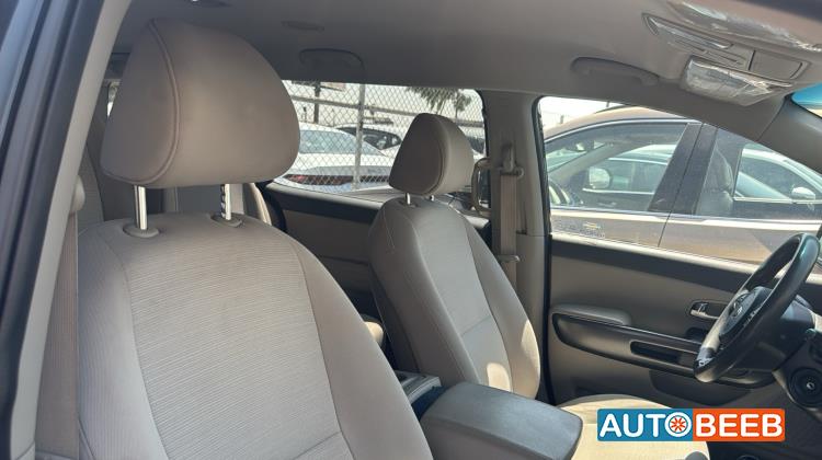 KIA Sedona 2015