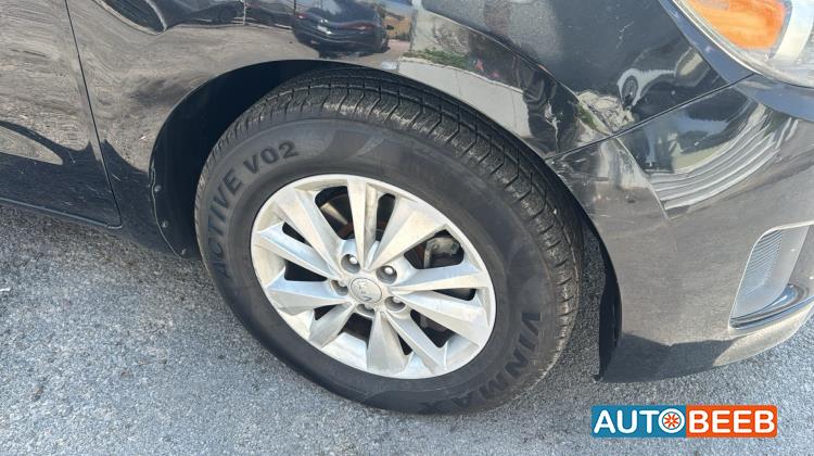 KIA Sedona 2015