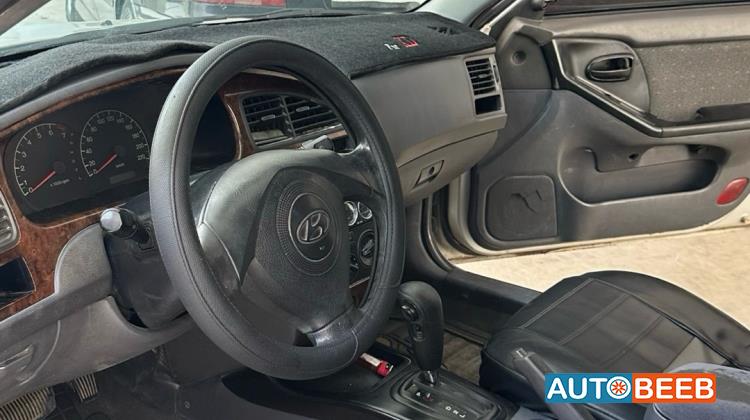 Hyundai Elantra 2003