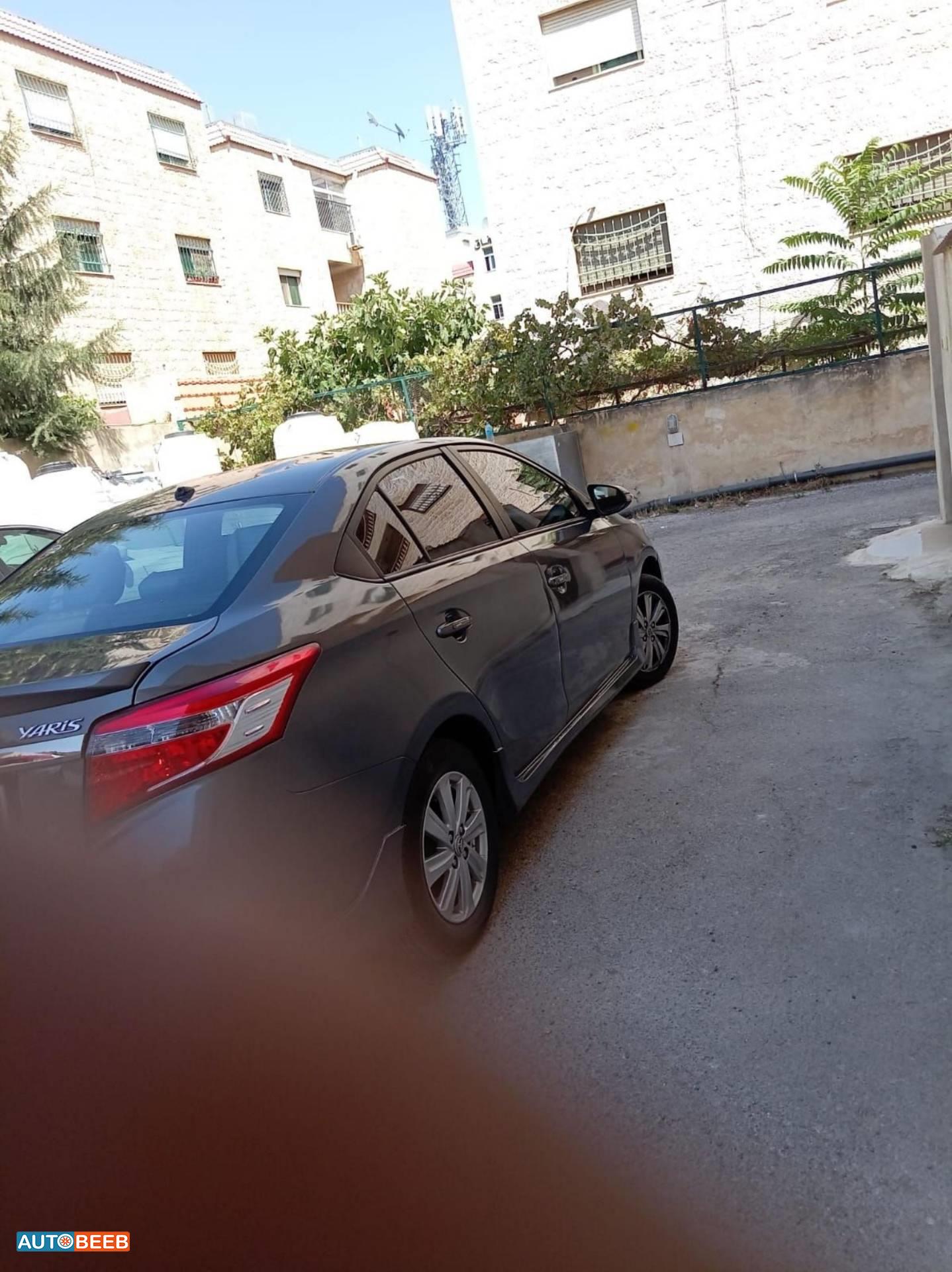 تويوتا ياريس 2015