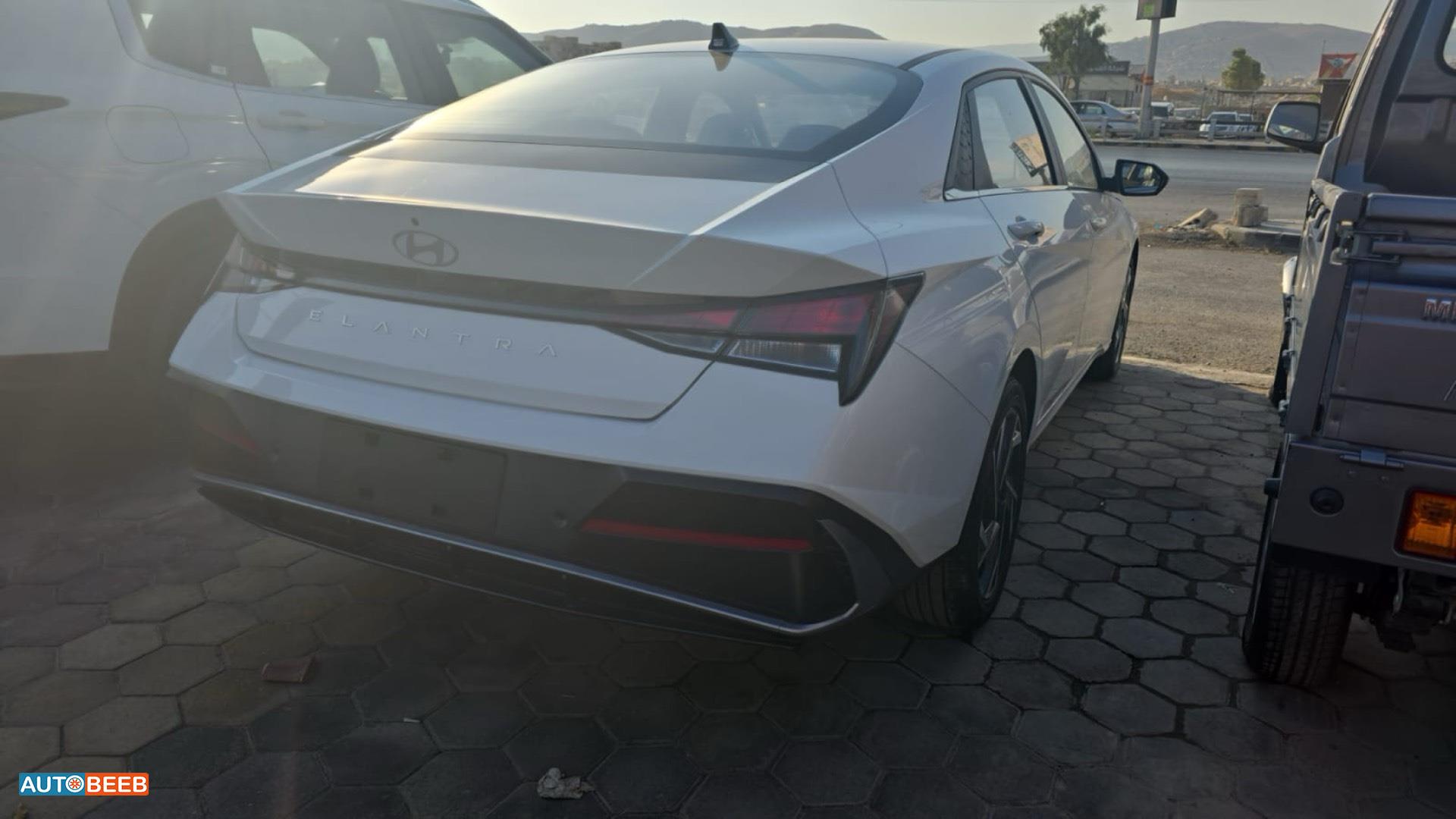 Hyundai Elantra 2025