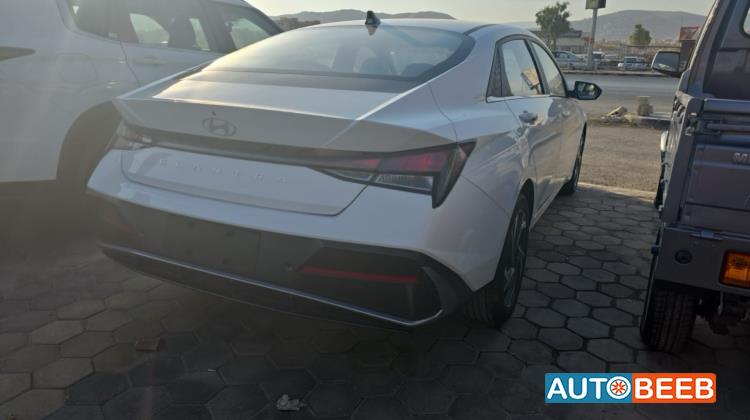 Hyundai Elantra 2025