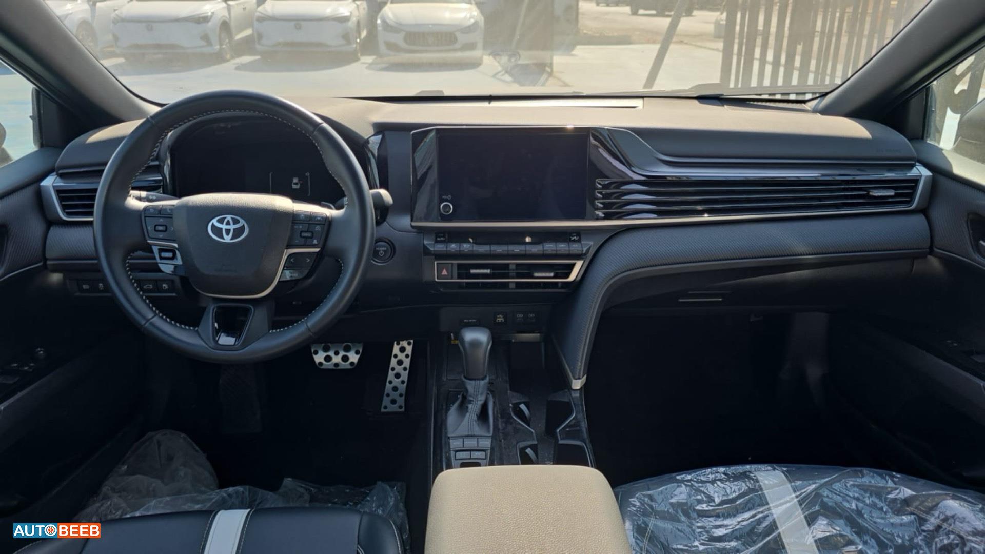 Toyota Camry 2025