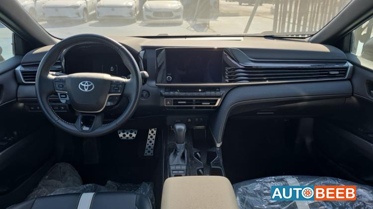 Toyota Camry 2025