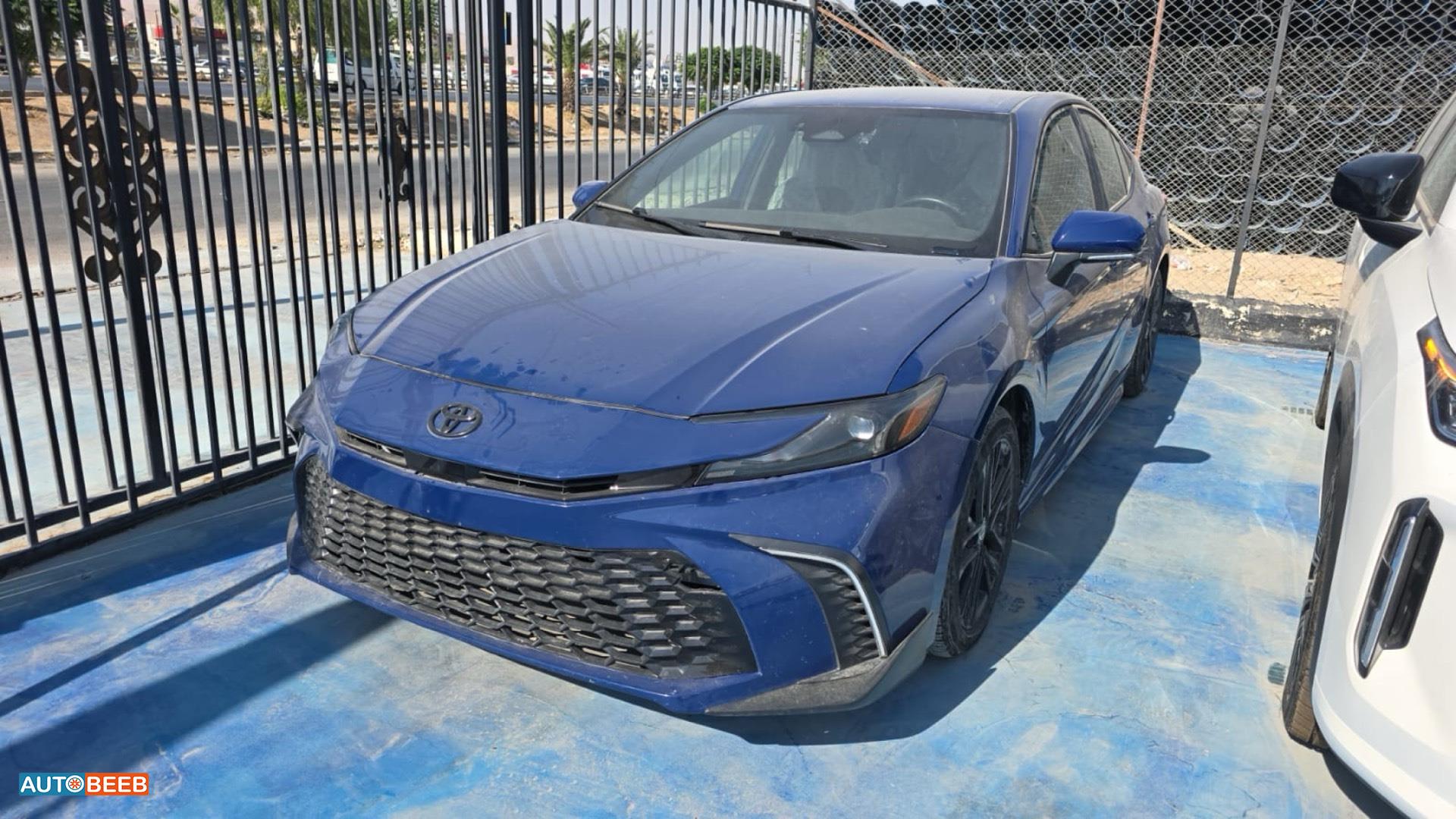 Toyota Camry 2025
