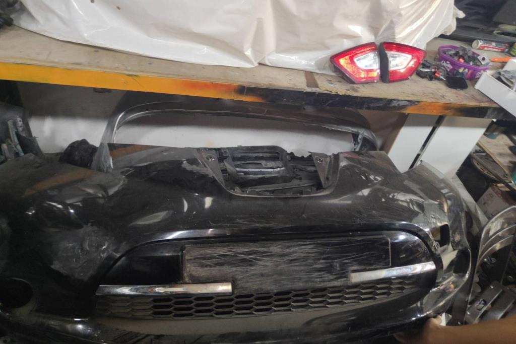Body  Bumper Nissan Leaf