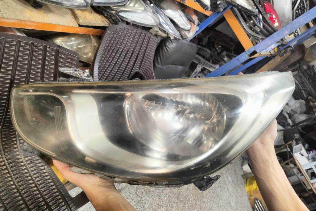 Lights Front light Hyundai Accent