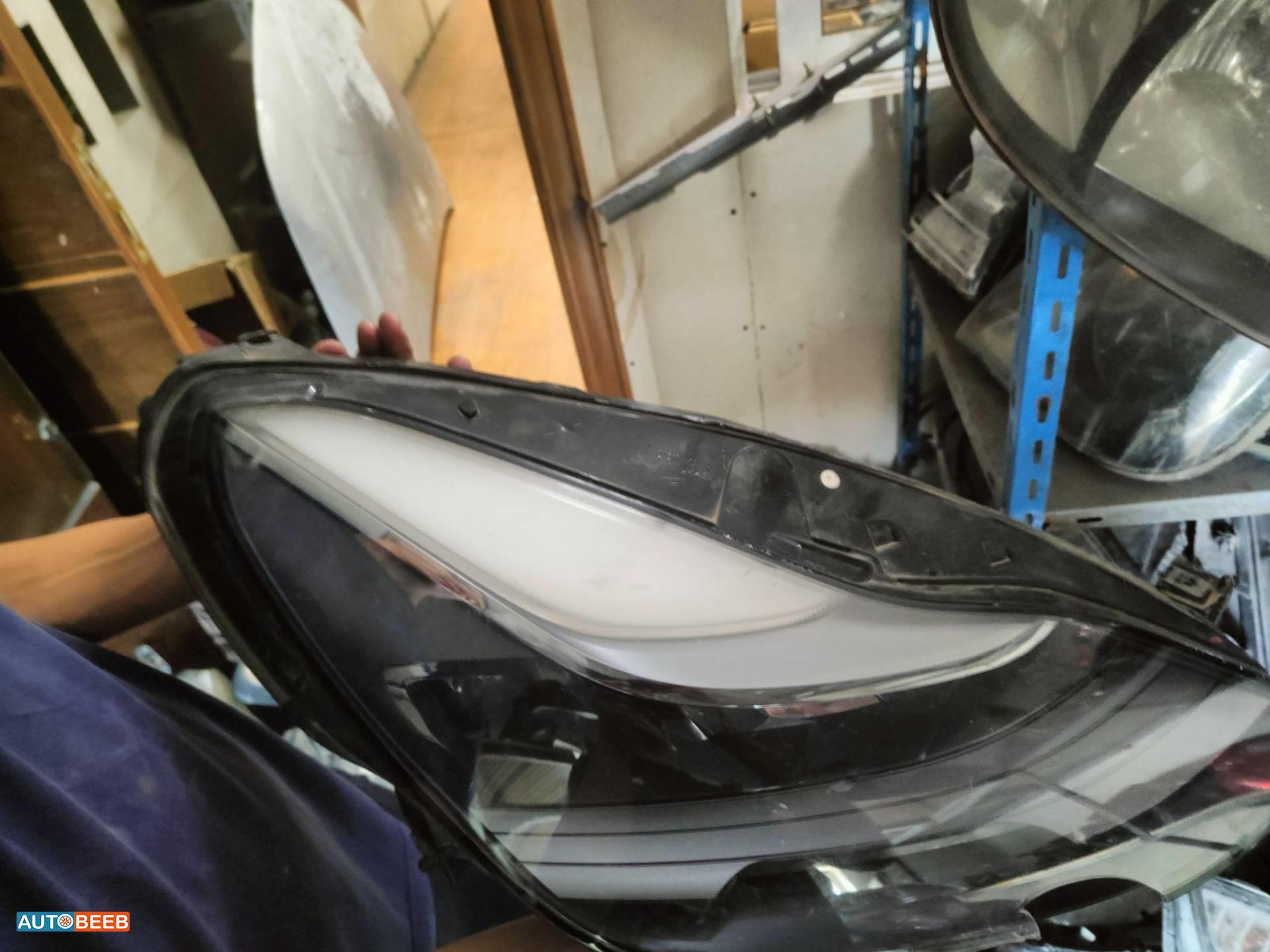 Lights Front light Tesla 3