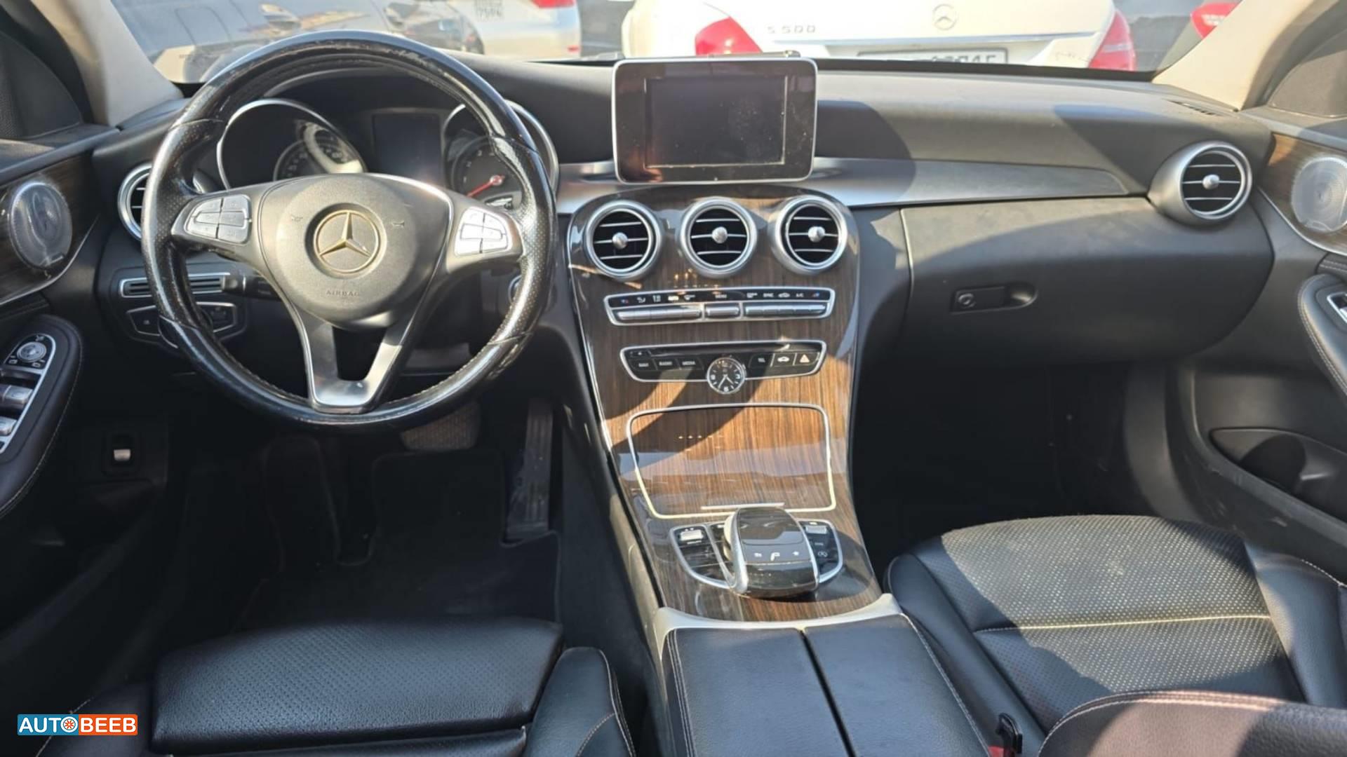 Mercedes Benz C300 2015