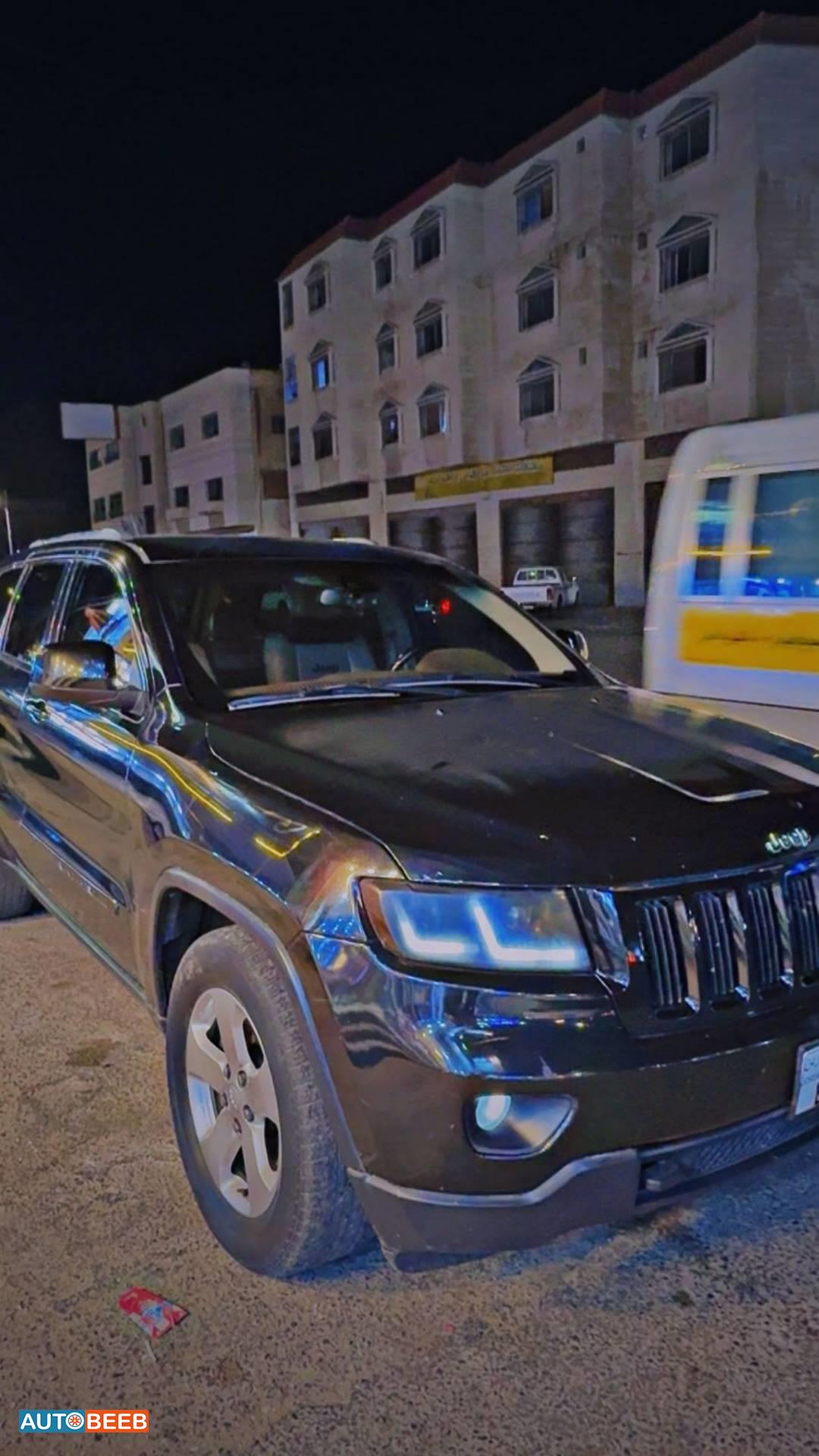 جيب جراند شيروكي 2011