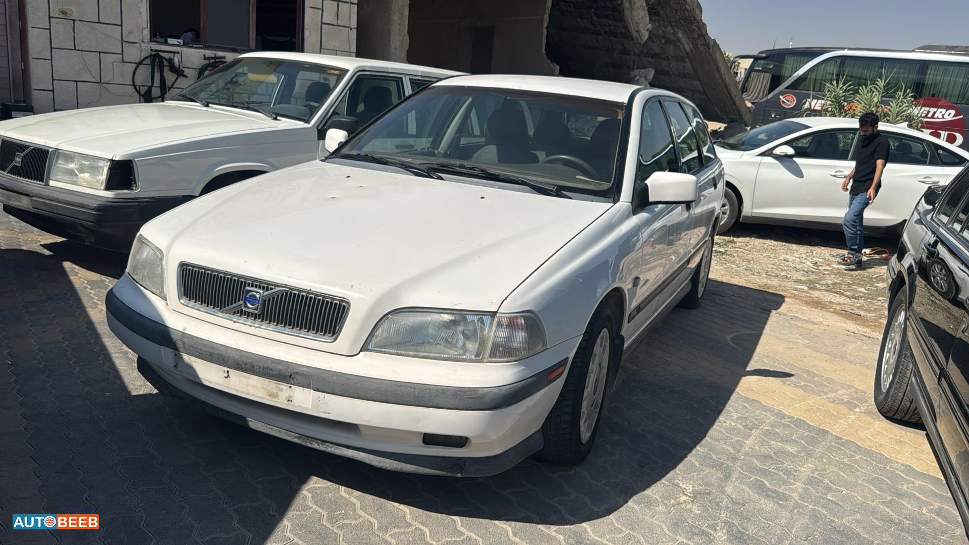 فولفو C40 2000