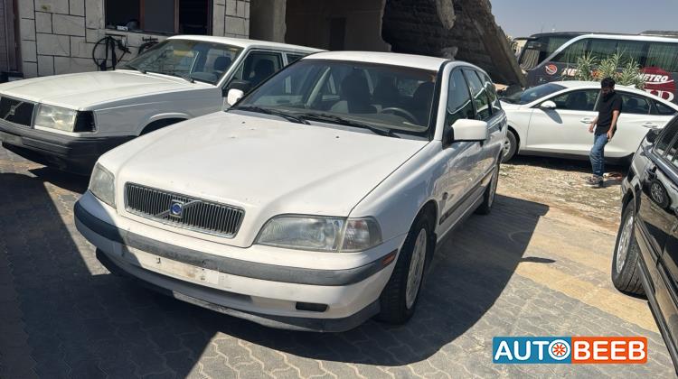 فولفو C40 2000
