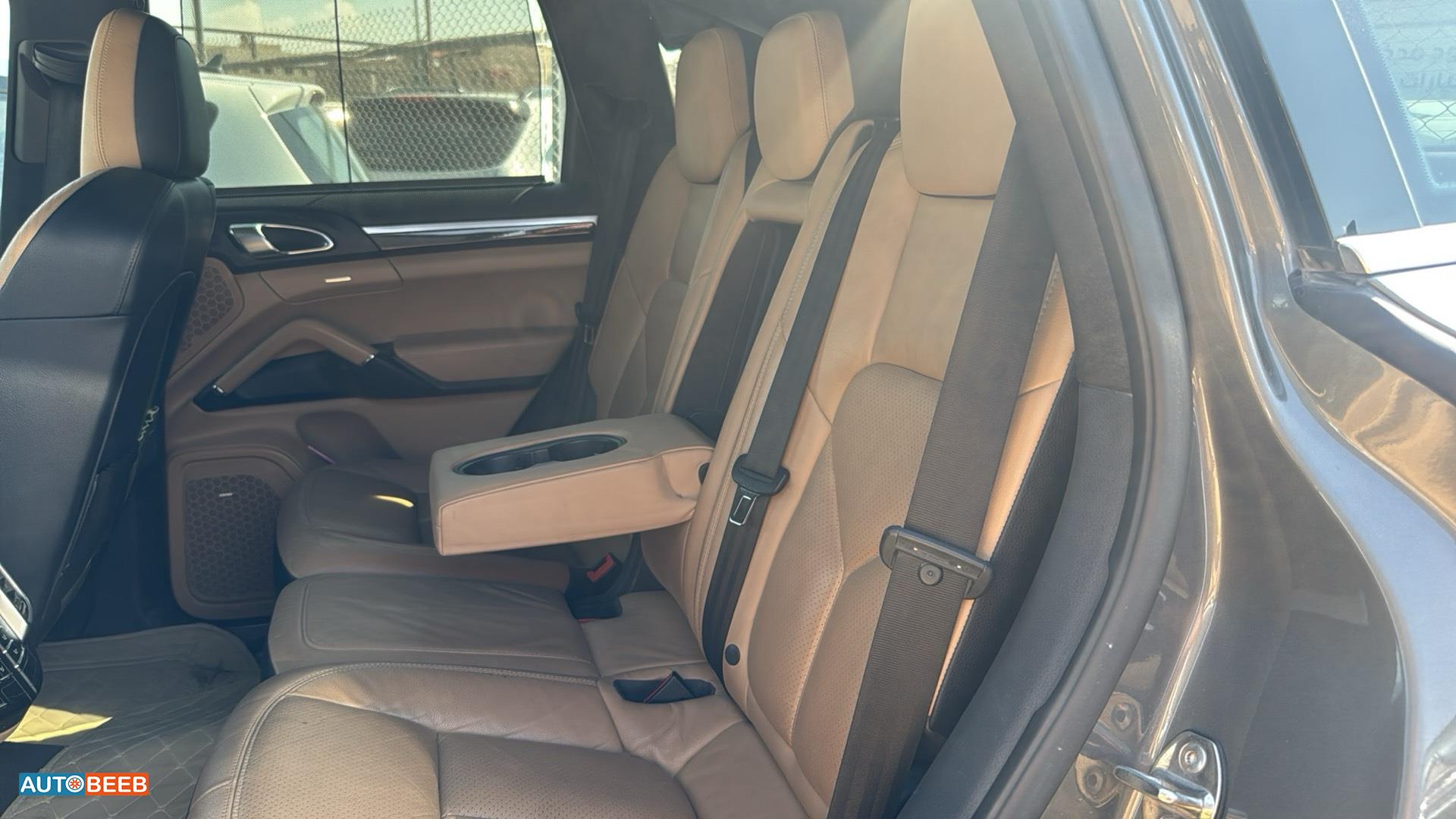 Porsche Cayenne 2016