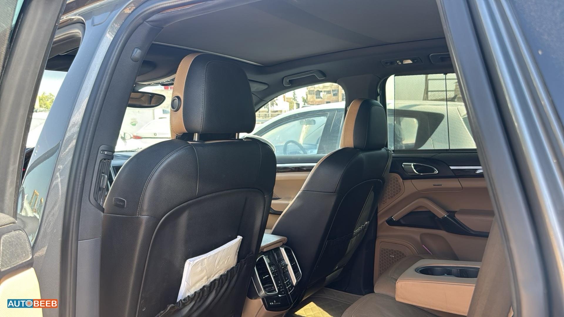 Porsche Cayenne 2016