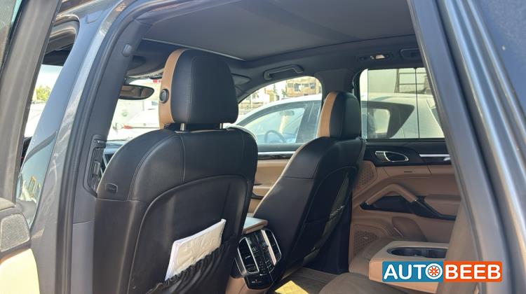 Porsche Cayenne 2016