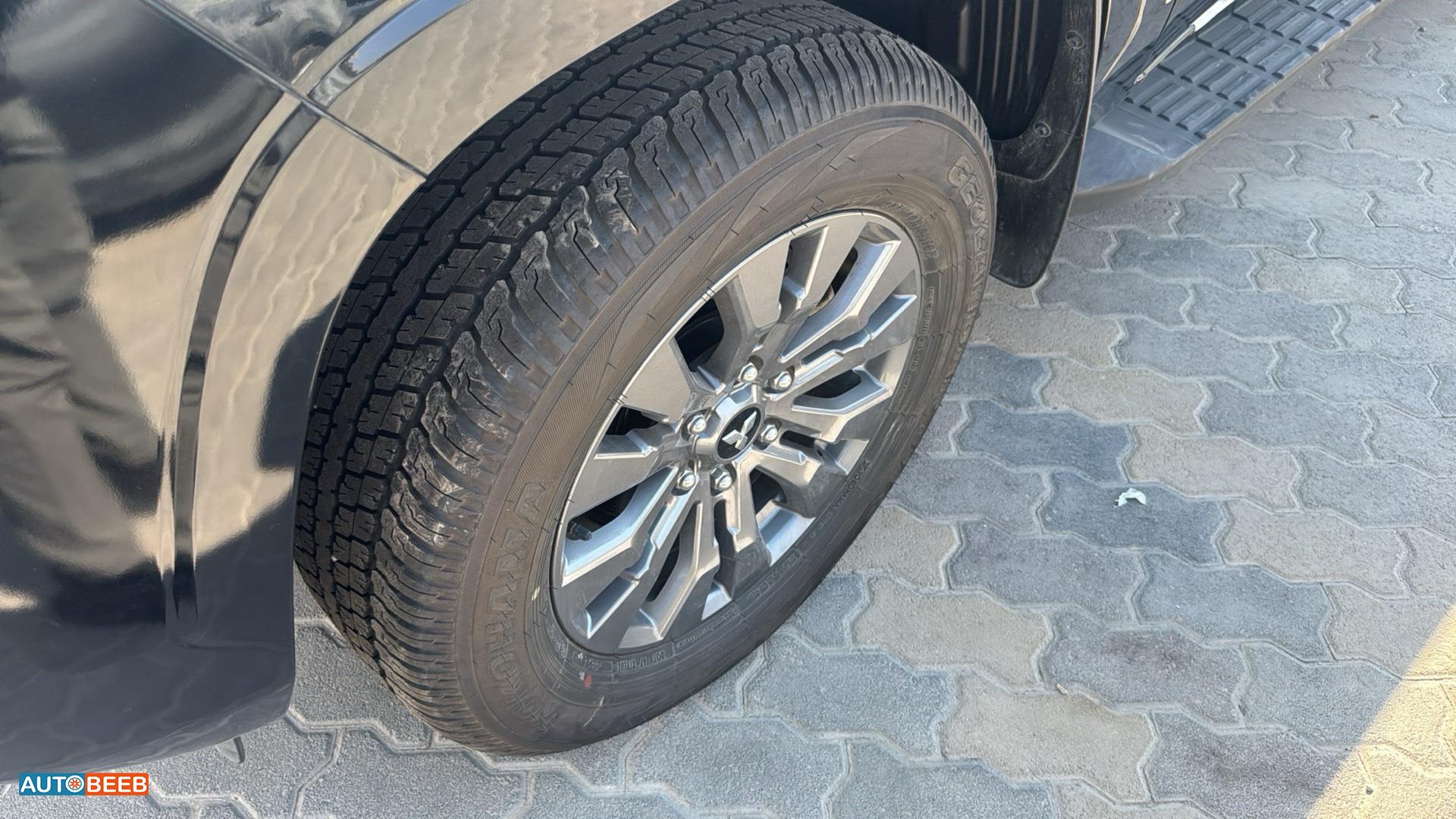 Mitsubishi L200 2025